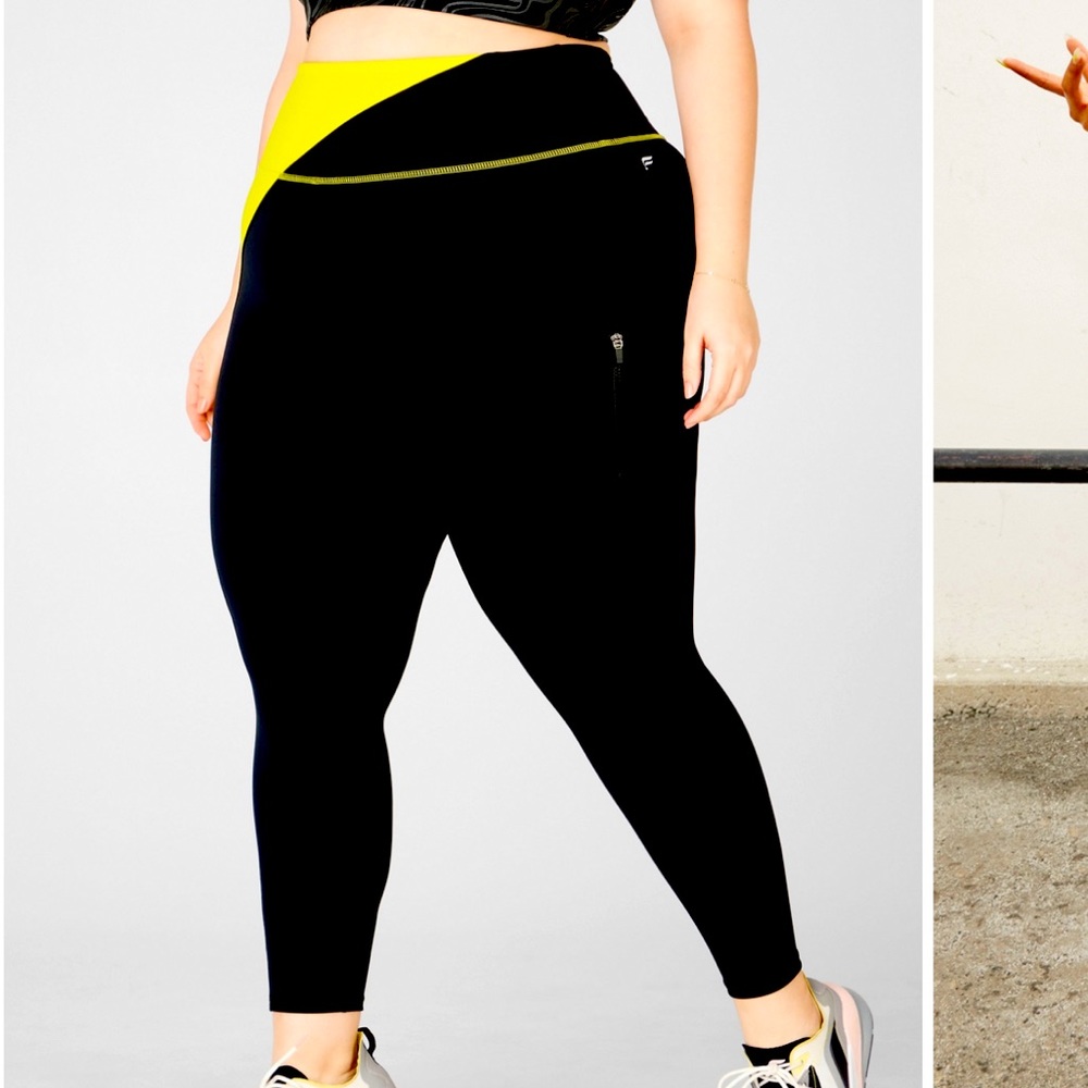 Fabletics High-Waisted Motion 365 Zip Pocket 7/8 Legging